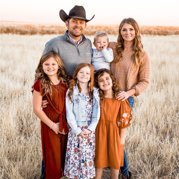 Meet your Posher, Onilee - Picture 2 of 3